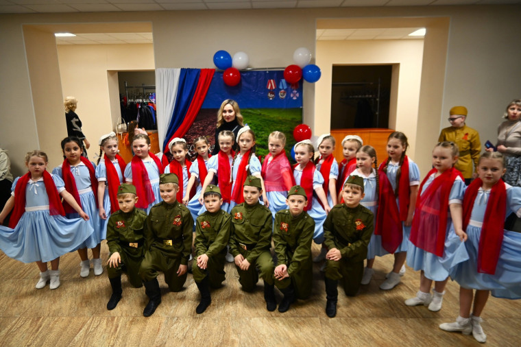 Сегодня на сцене ЦК им.Т. Фрунзе состоялся юбилейный, десятый межрайонный детско-юношеский военно-патриотический фестиваль «Подвиг»..