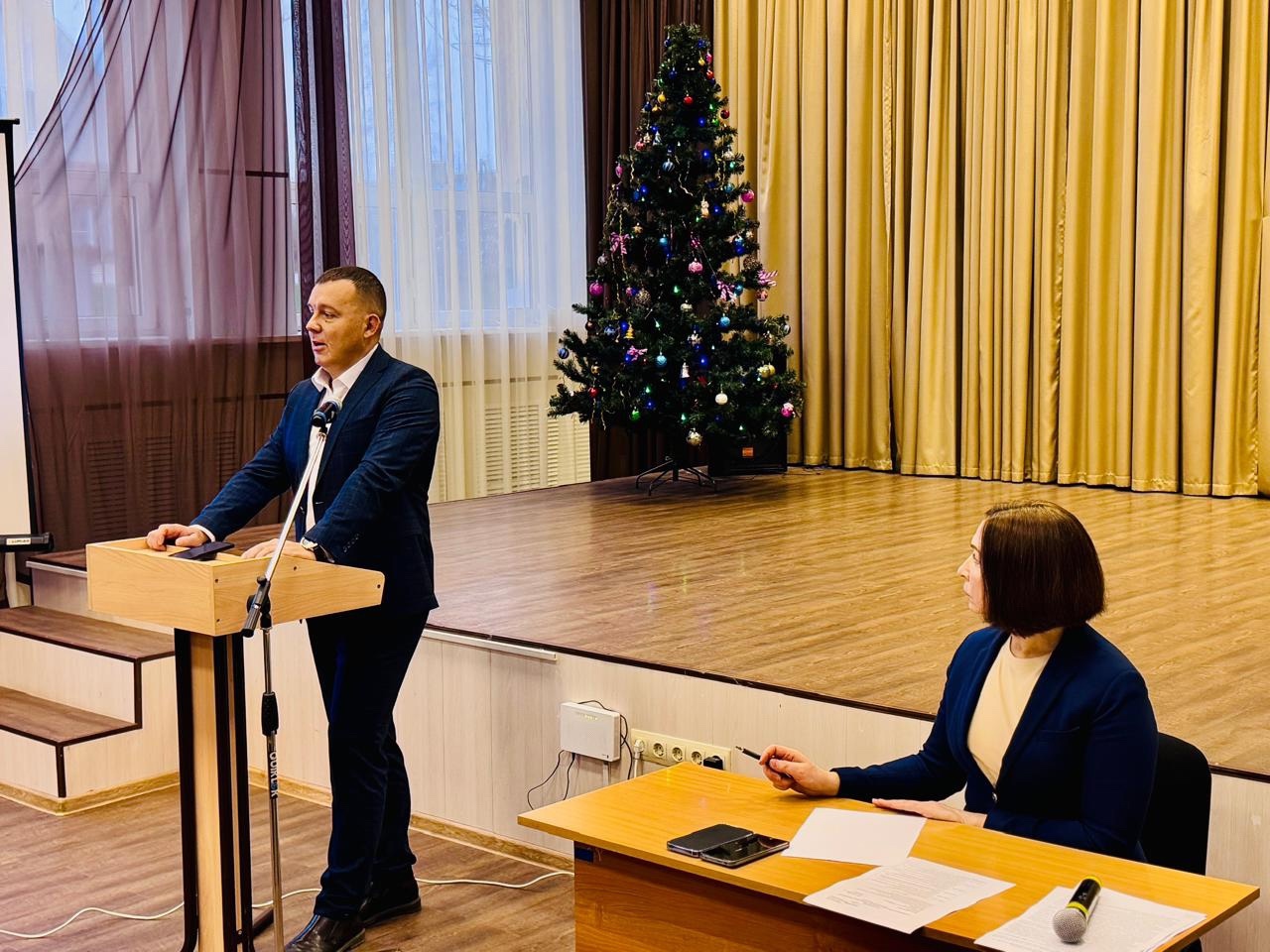 Сегодня на расширенном аппаратном совещании Глава Старорусского муниципального района Елена Комарова подвела итоги проделанной работы за год..