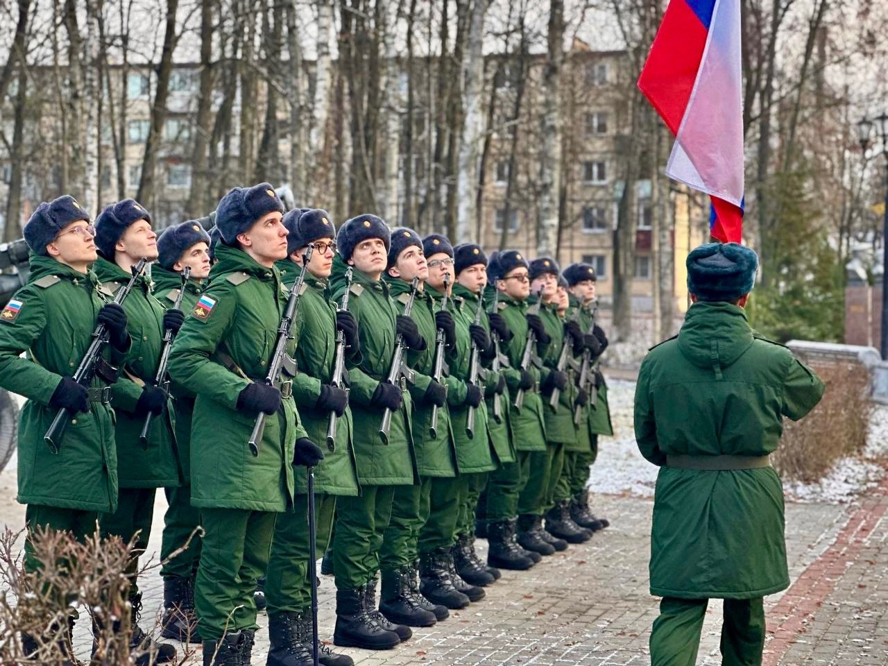 В парке Победы состоялось торжественное мероприятие-принятие Военной присяги..