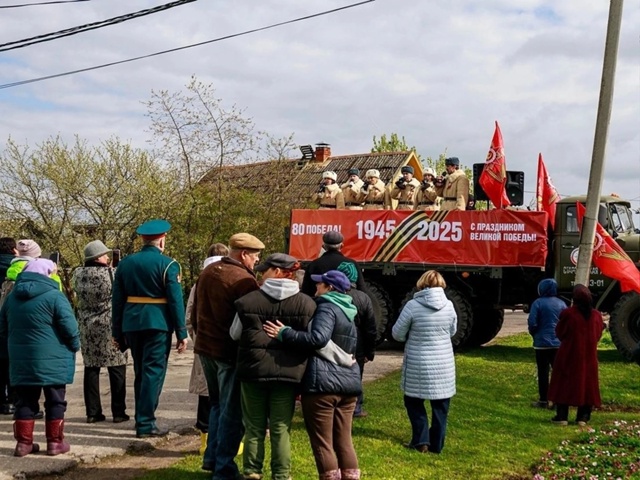 Праздничный дух Дня Победы в Старорусском муниципальном округе вчера был в каждом дворе, в каждом сердце!.